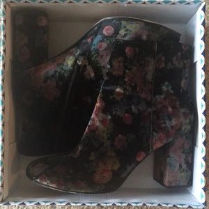 Faux Suede zip up Heeled Boot with Rose detail